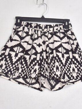 TYCHE Elastic Waist  Shorts Black White Print Size MEDIUM Pockets